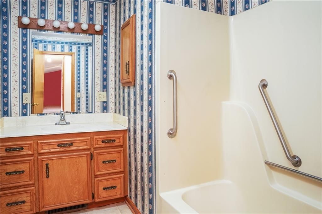 49 Lakeshore Drive — photo 17