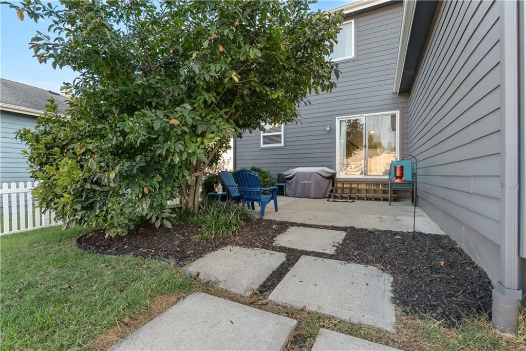 1222 SW Arbor Park Drive — photo 32