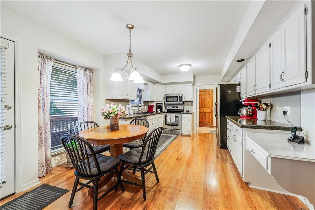 904 NW Oakridge Drive — photo 10