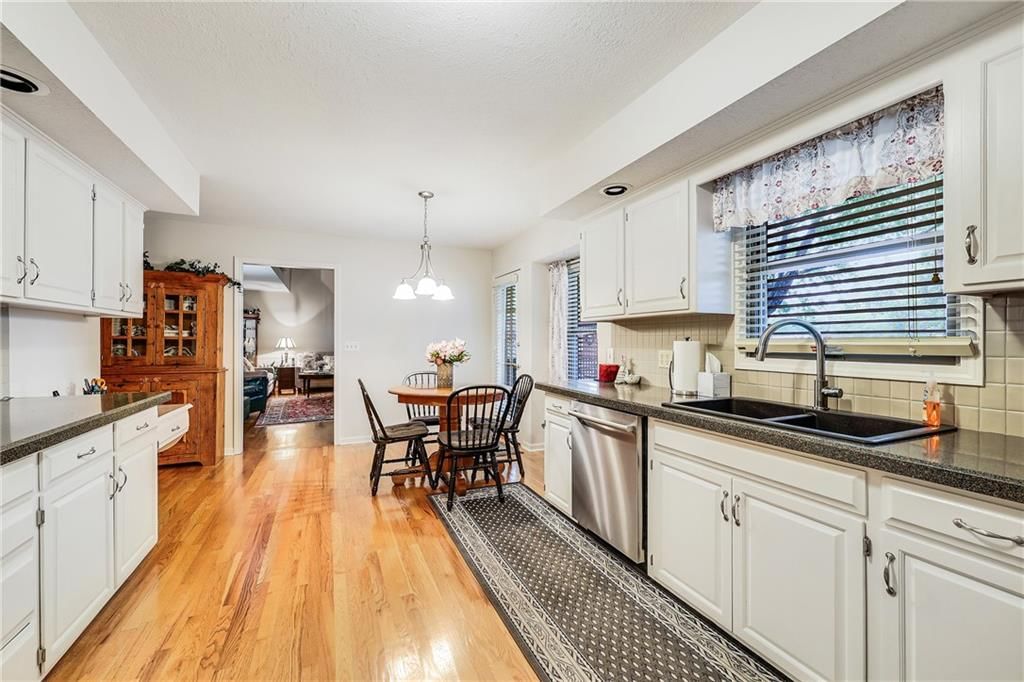 904 NW Oakridge Drive — photo 12