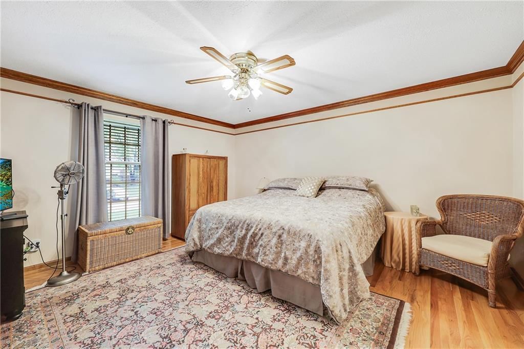 904 NW Oakridge Drive — photo 16