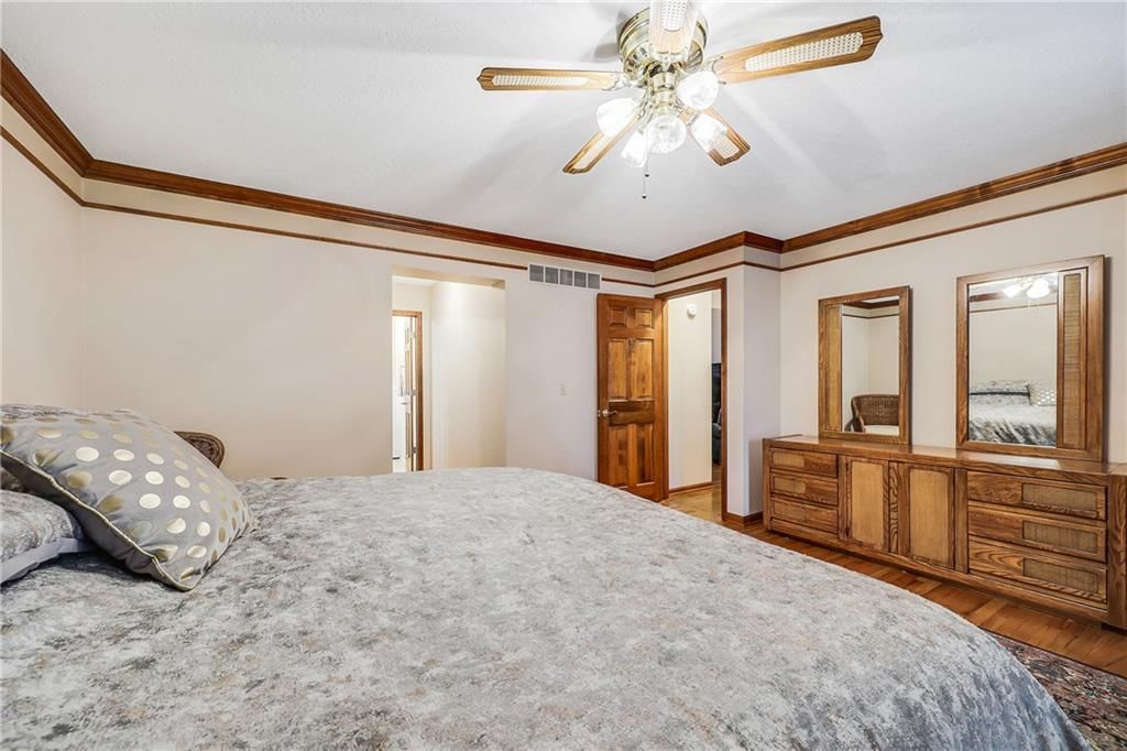 904 NW Oakridge Drive — photo 17