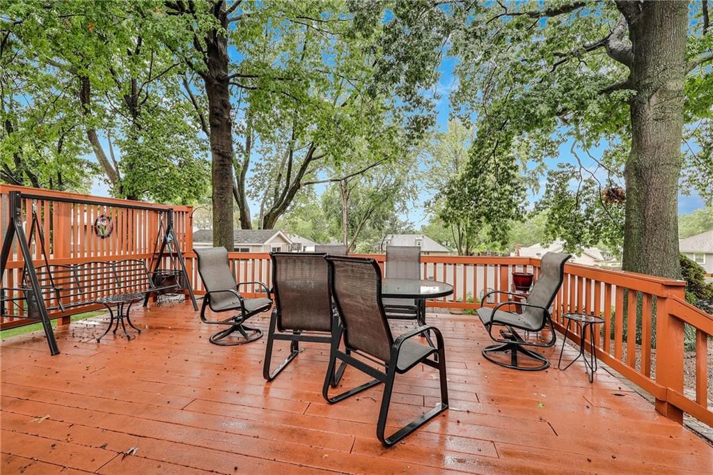 904 NW Oakridge Drive — photo 33