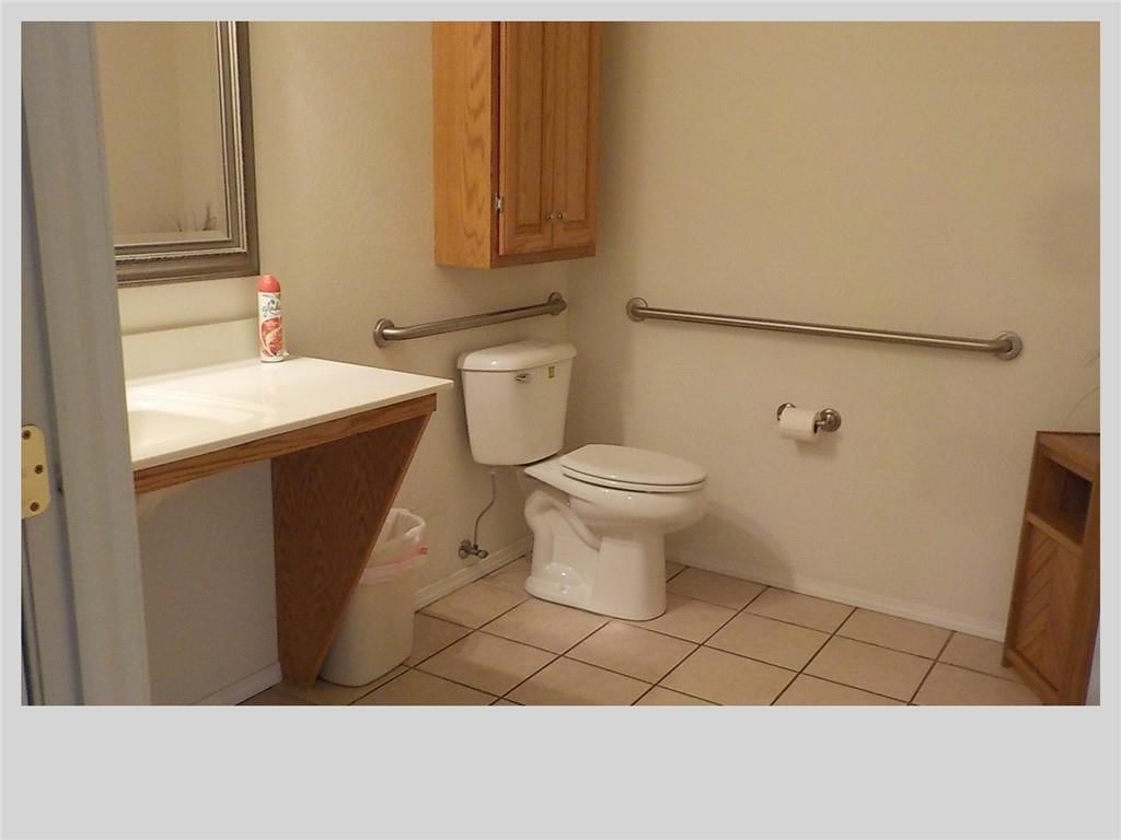 1003 W 11th Street — photo 16