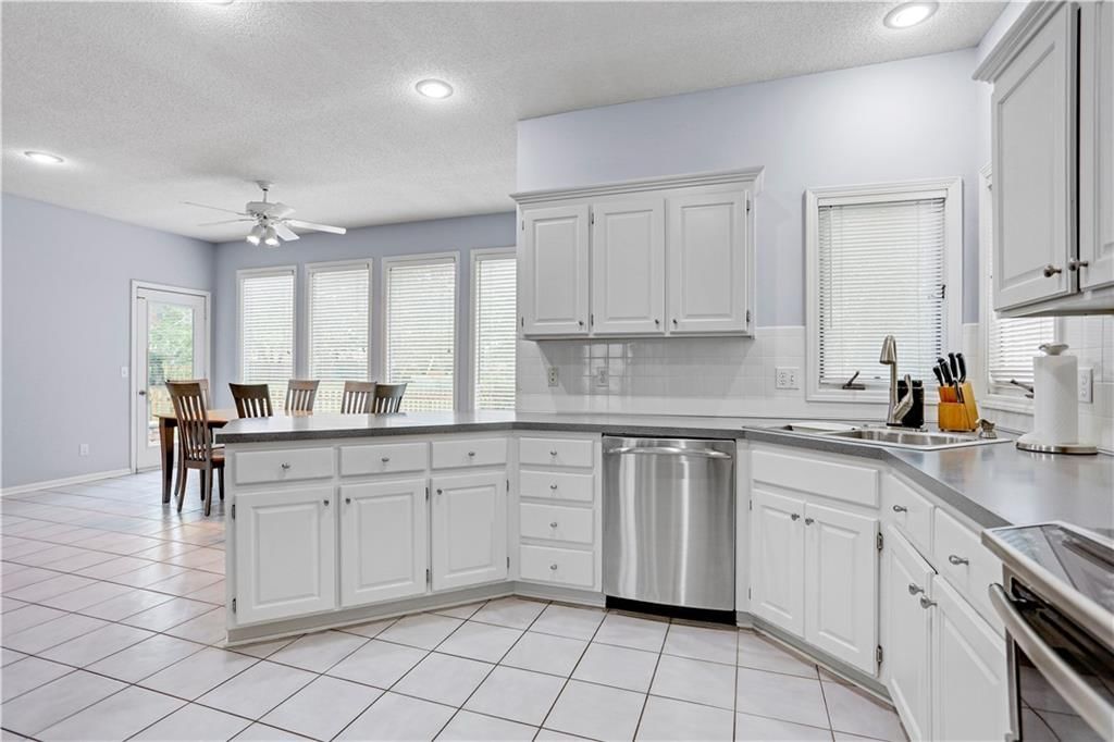 13163 Kessler Street — photo 9