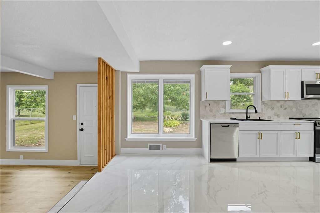 10528 Wenzel Avenue — photo 9