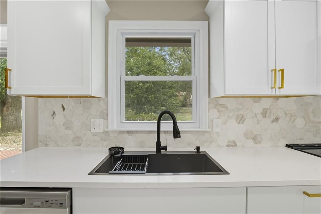 10528 Wenzel Avenue — photo 13