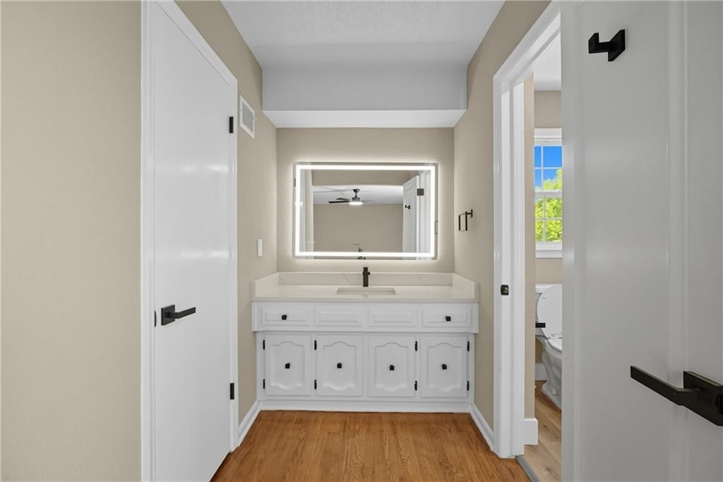 10528 Wenzel Avenue — photo 31