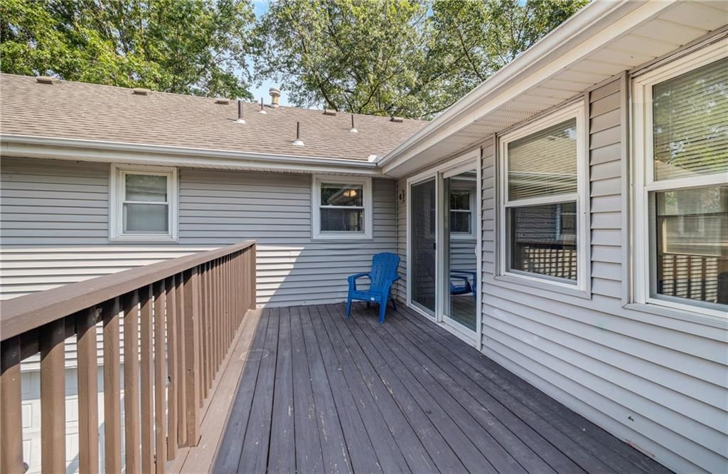 1000 SW Lakeview Boulevard — photo 16