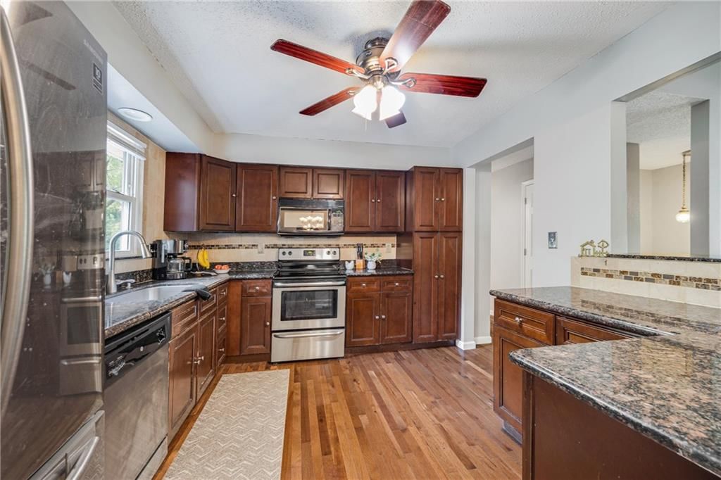 1000 SW Lakeview Boulevard — photo 17