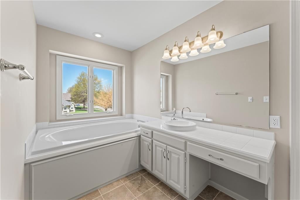 1010 SW Cross Creek Drive — photo 16
