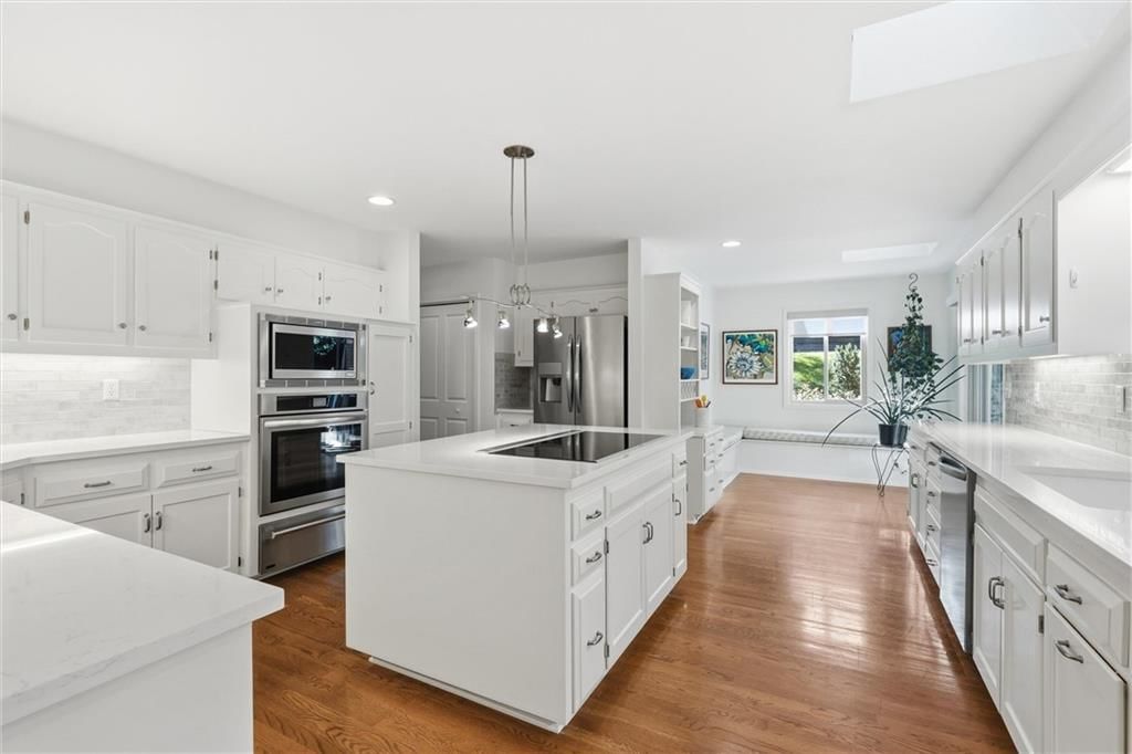 308 NW Briarcliff Circle — photo 12