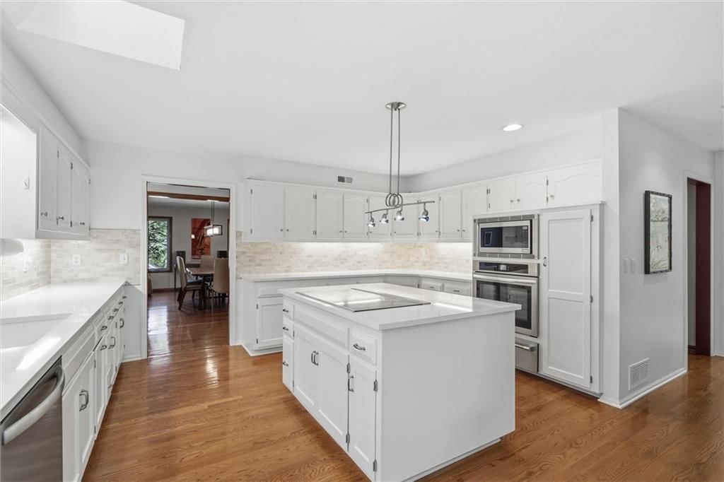 308 NW Briarcliff Circle — photo 14