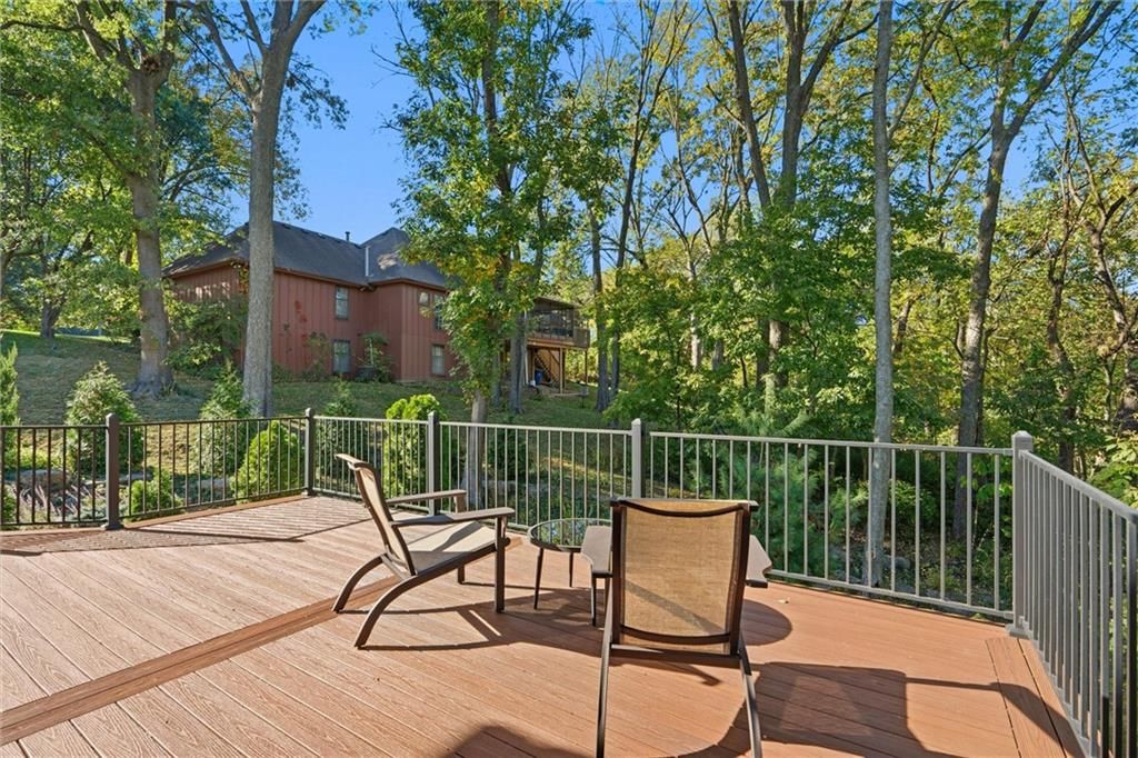 308 NW Briarcliff Circle — photo 37