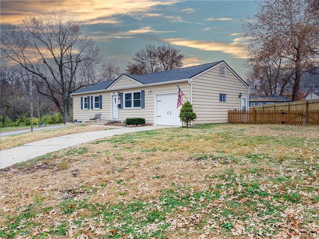 3232 S Queen Ridge Drive — photo 2