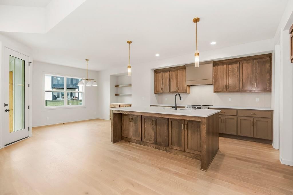16642 S Hall Street — photo 8