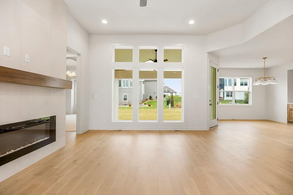 16642 S Hall Street — photo 9