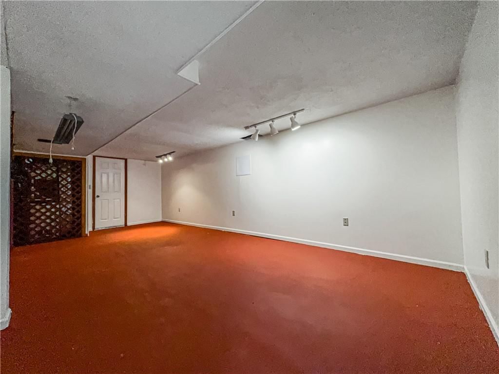 512 Country Club Road — photo 14