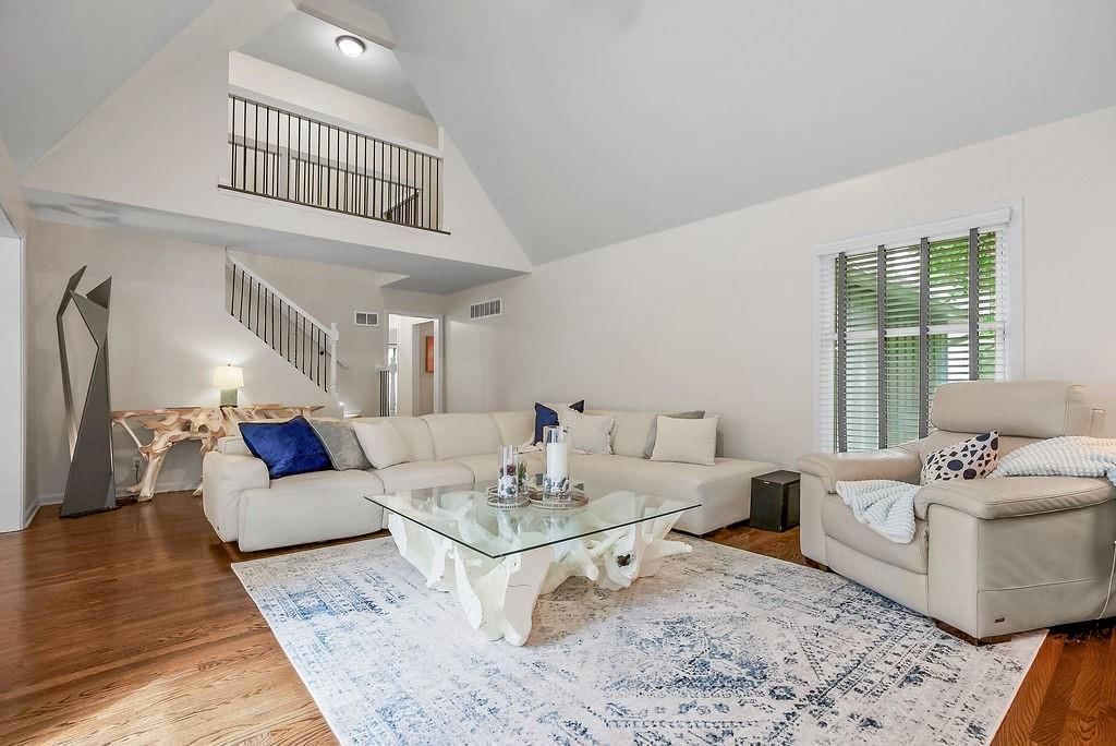12851 Pembroke Circle — photo 3