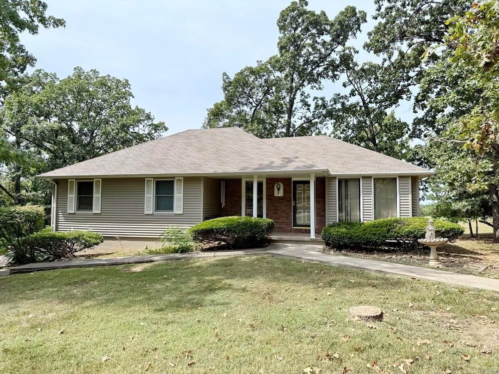 1006 White Oak Drive — photo 2