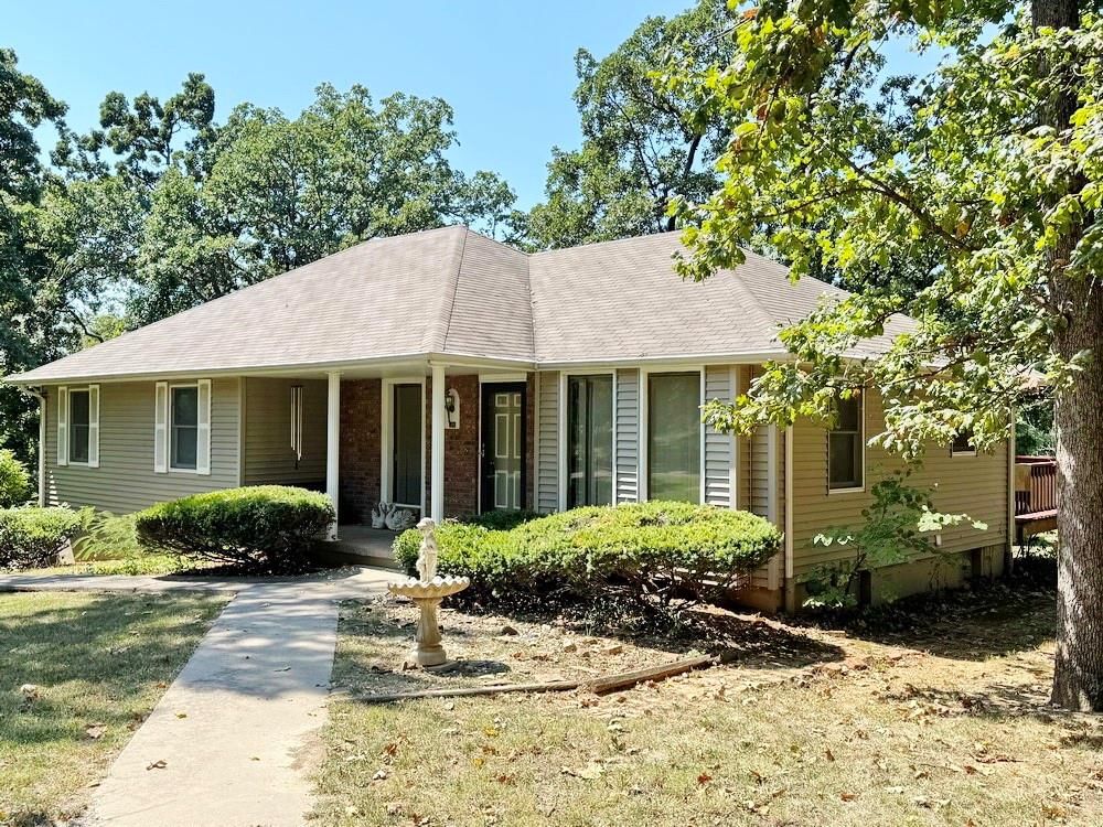 1006 White Oak Drive — photo 3