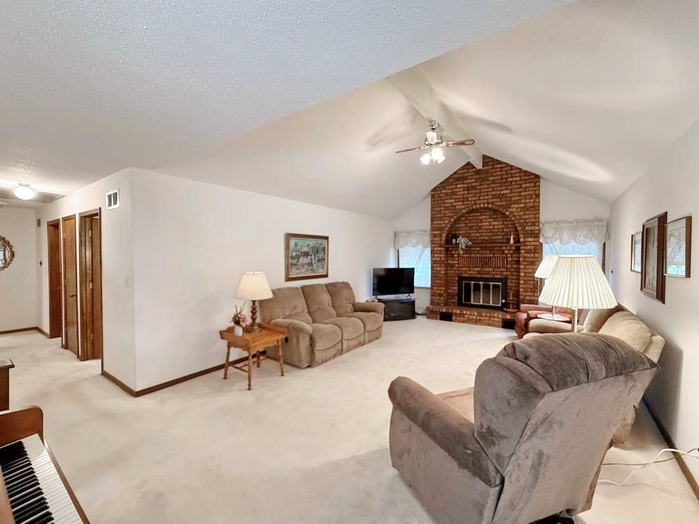 1006 White Oak Drive — photo 5