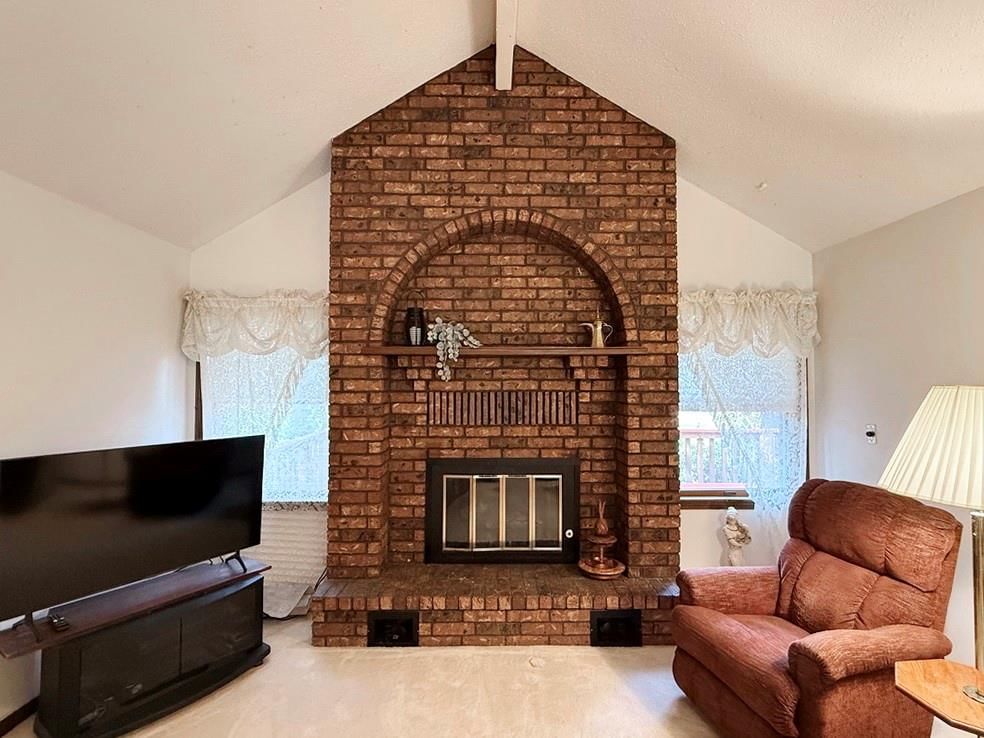 1006 White Oak Drive — photo 8