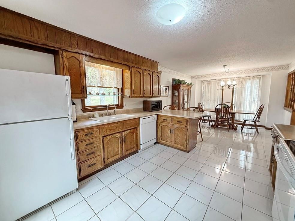1006 White Oak Drive — photo 14