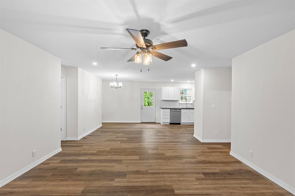 Photo 7 of 25 - 204 E 8th Street