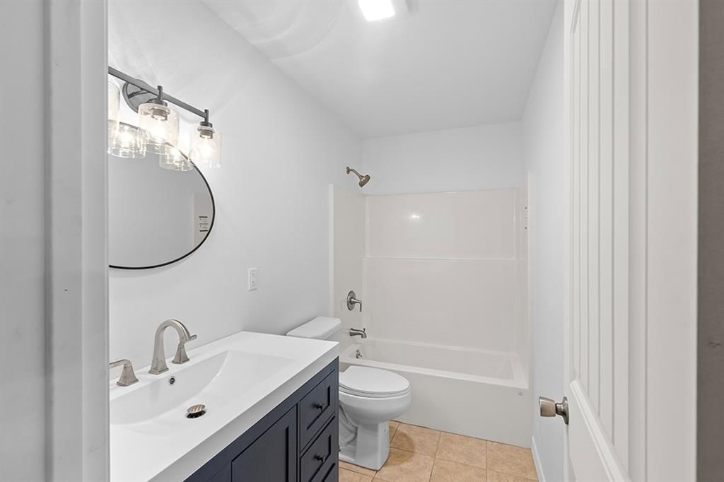 Photo 14 of 25 - 204 E 8th Street