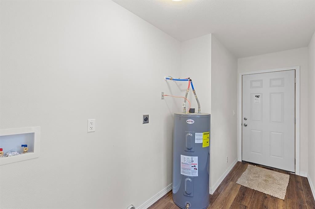 Photo 24 of 25 - 204 E 8th Street