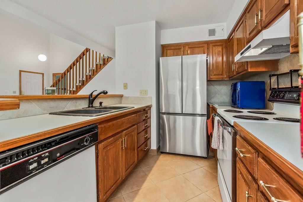 15530 Marty Street — photo 5