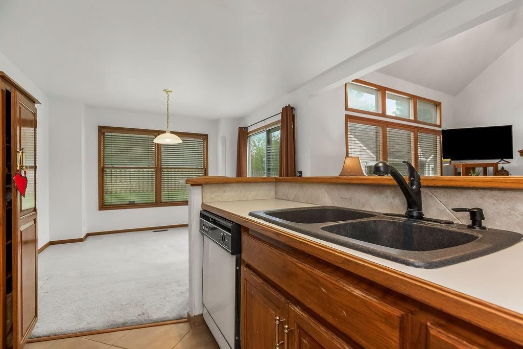 15530 Marty Street — photo 8