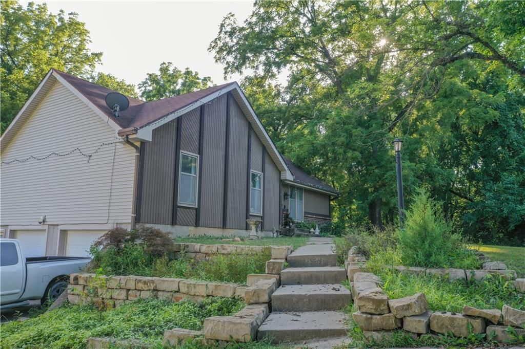 Photo 7 of 45 - 1611 Kiowa Street