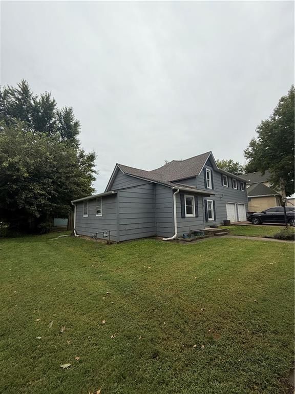 210 E Walnut Street — photo 3