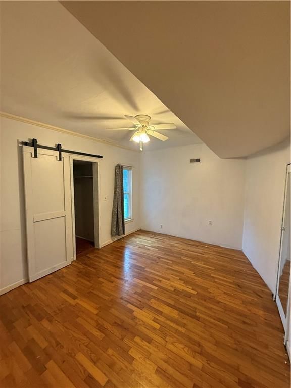 210 E Walnut Street — photo 6