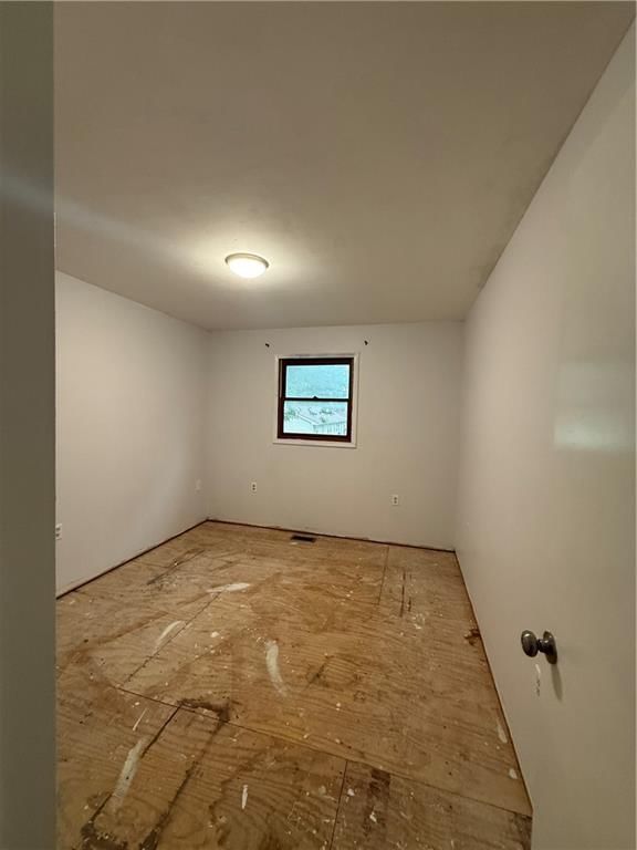 210 E Walnut Street — photo 12