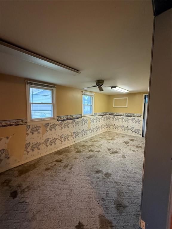 210 E Walnut Street — photo 14