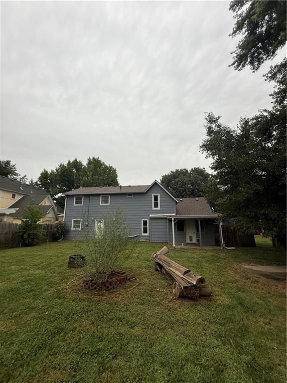 210 E Walnut Street — photo 18