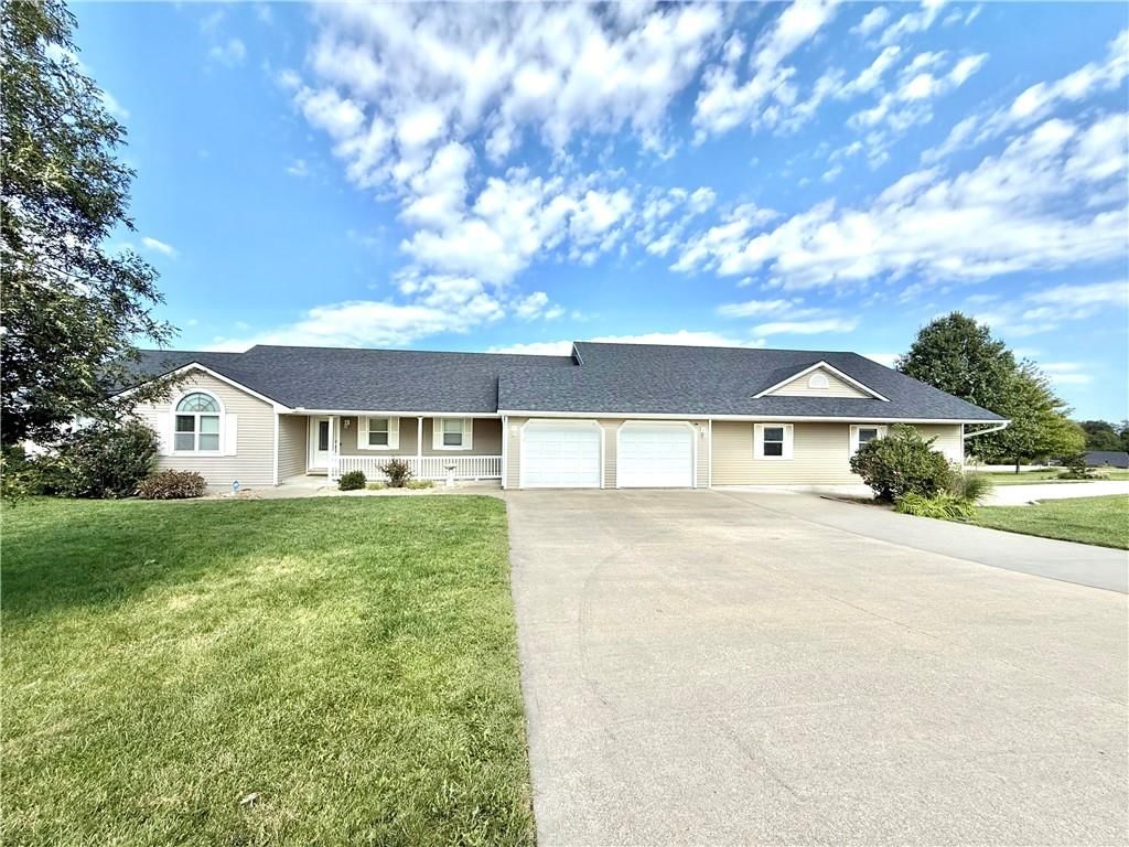 27119 Southridge Drive, Maryville, MO