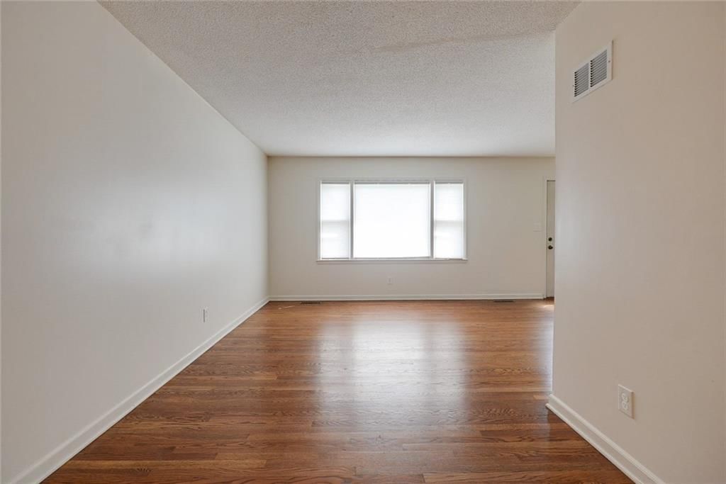 Photo 7 of 34 - 4246 N Lister Avenue