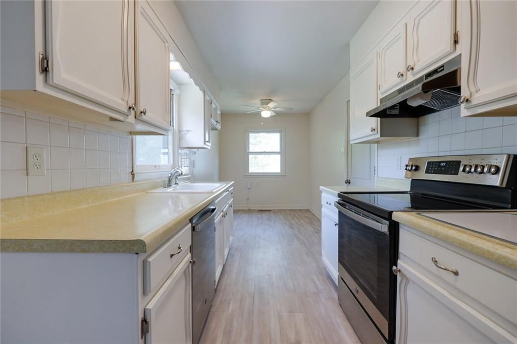 Photo 8 of 34 - 4246 N Lister Avenue