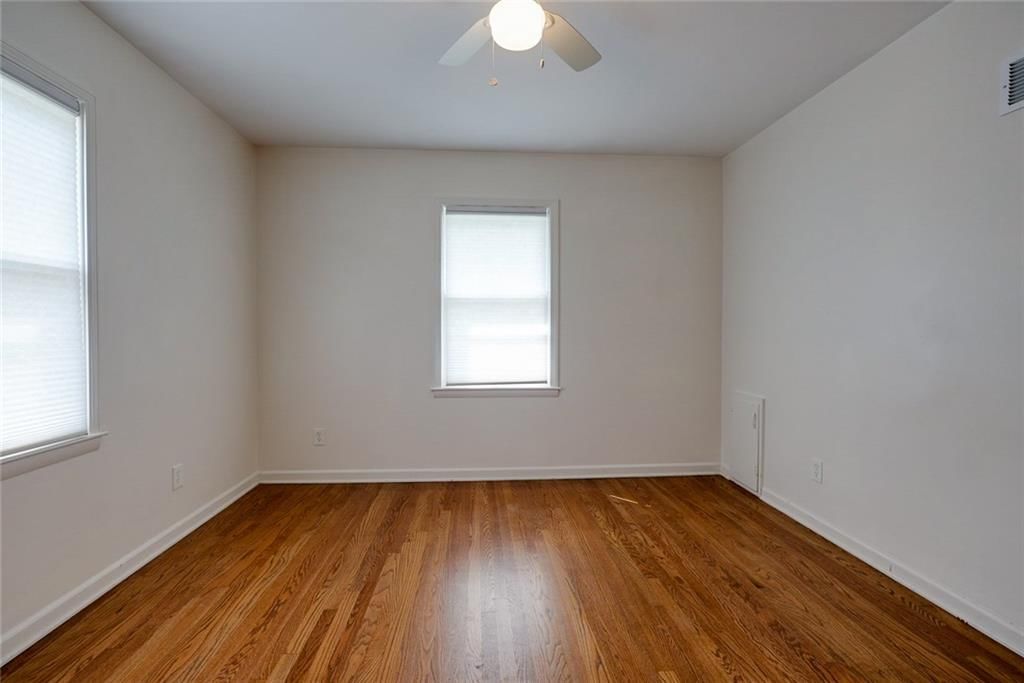 Photo 18 of 34 - 4246 N Lister Avenue