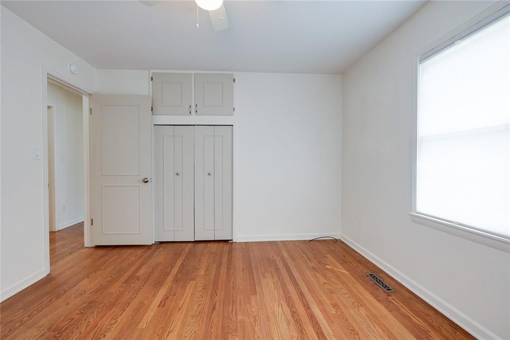 Photo 19 of 34 - 4246 N Lister Avenue