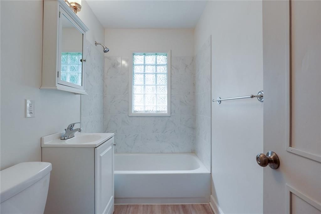 Photo 20 of 34 - 4246 N Lister Avenue