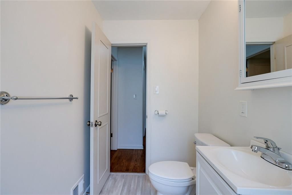Photo 21 of 34 - 4246 N Lister Avenue