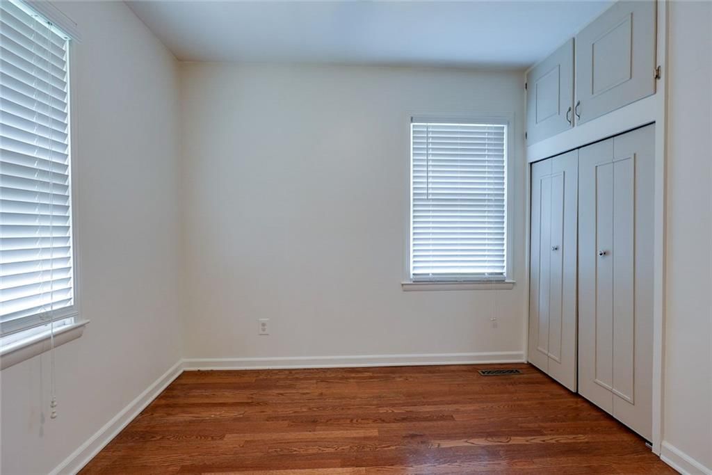 Photo 22 of 34 - 4246 N Lister Avenue