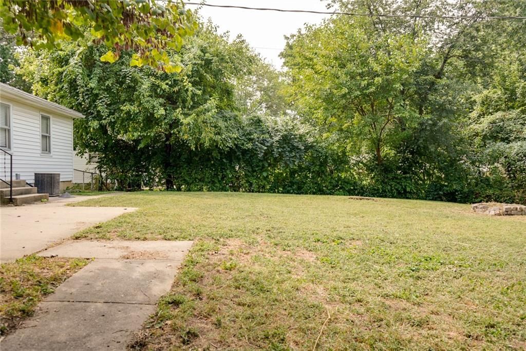 Photo 31 of 34 - 4246 N Lister Avenue