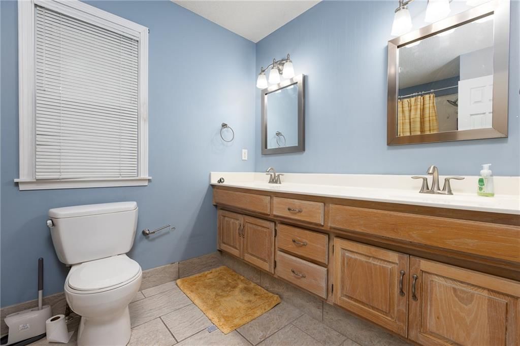 1327 Easton Court — photo 27