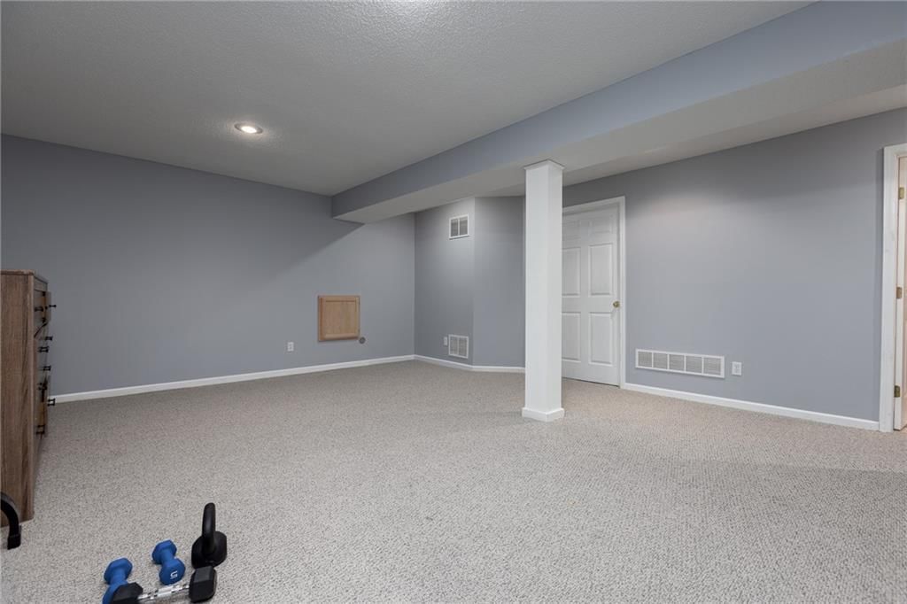 1327 Easton Court — photo 31
